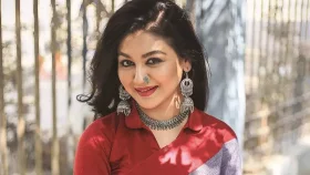 জন্মদিনে জয়ার চমক