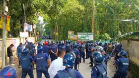 কুমিল্লায় শিক্ষার্থীদের সঙ্গে পুলিশের ধাওয়া-পাল্টা ধাওয়া, আহত ৭&nbsp;