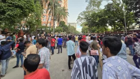 থমথমে ঢাবি, কোটা আন্দোলনকারী ও ছাত্রলীগের পাল্টাপাল্টি কর্মসূচি আজ