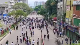 ঢাকা কলেজের সামনে যুবক নিহত