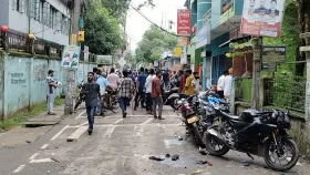পিরোজপুরে গণমিছিল থেকে হামলা-ভাঙচুর