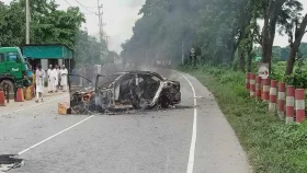 কুমিল্লায় গাড়িতে আগুন, ঢাকা- চট্টগ্রাম মহাসড়ক অবরোধ&nbsp;