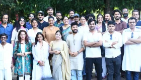 &lsquo;রাস্তায় হাঁটতে গেলে বন্ধুরা আলো আসবেই বলে অপমান করে&rsquo;