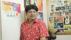 অবশেষে সমাহিত হলেন মনি কিশোর