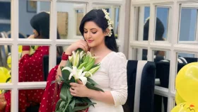 ১ কোটি ৬০ লাখ ভক্তকে নিয়ে কেক কাটলেন পরী