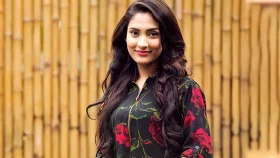 বাধার মুখে শো-রুম উদ্বোধন করতে পারলেন না মেহজাবীন