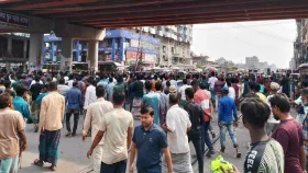 ফের সড়কে ব্যাটারিচালিত রিকশা চালকরা, জুরাইনে ধাওয়া&ndash;পাল্টা ধাওয়া&nbsp;