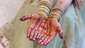 মেহেদির রং গাঢ় করবেন যেভাবে&nbsp;