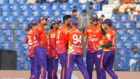 বেতন বাকি রেখে আলোচনায় আসা রাজশাহীর বিদেশি ক্রিকেটাররা সবাই হোটেলে কেন?