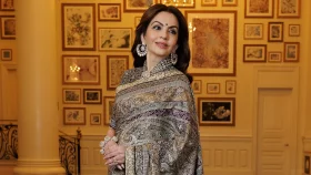 ট্রাম্পের নৈশভোজে জামদানি শাড়িতে নীতা আম্বানি