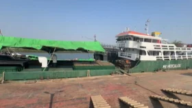 বাংলাদেশি কার্গো জাহাজ আটকে রেখেছে আরাকান আর্মি, ব্যবসায়ীদের উদ্বেগ