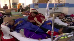 দেশে চিকিৎসা নেওয়া ক্যানসার রোগীরা যেন মৃত্যুর অপেক্ষায়