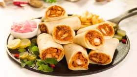 ইফতারে বানাতে পারেন চিকেন শর্মা রোল, রইল রেসিপি