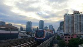 ব্যাংকক ভ্রমণের পরিকল্পনা কি বাতিল করবেন?
