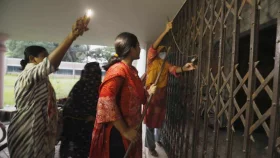 কুয়েটে ছাত্রী হলের তালা ভেঙে ভেতরে প্রবেশ