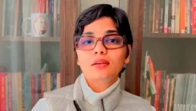 কাশ্মীর হামলা নিয়ে পোস্ট, গায়িকাকে আটক করল পুলিশ