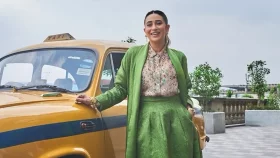 কারিশমা কাপুরের গ্রীষ্মের সাজে নান্দনিকতার ছোঁয়া