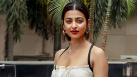 চাপা পোশাক পরতে বাধ্য করা হত, চিকিৎসকের কাছেও যেতে পারতাম না: অন্তঃসত্ত্বা প্রসঙ্গে রাধিকা