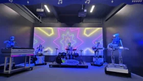 মঞ্চে গান শোনাবে রোবটদের ব্যান্ড