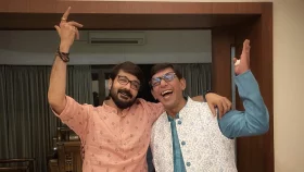চঞ্চলের পা ছুঁয়ে প্রণাম করতে চাইলেন প্রসেনজিৎ! কেন?