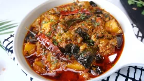 রুটি দিয়ে খেতে পারেন আলু-বেগুনের মজার এই পদ