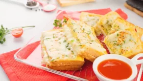 সকালের নাশতায় মজাদার এগ অ্যান্ড চিজ টোস্ট