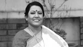 শহীদ মিনারে ফরিদা পারভীনকে শ্রদ্ধা নিবেদন, দাফন কুষ্টিয়ায়