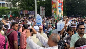 শাহবাগ ছাড়লেন শিক্ষকেরা, যান চলাচল শুরু