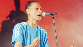 ফের মঞ্চ মাতাবে আজম খানের &lsquo;উচ্চারণ&rsquo;
