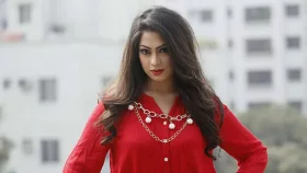 চিত্রনায়িকা পপিকে আইনি নোটিশ