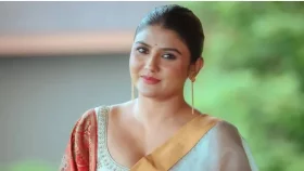 অন্য দলে যোগ দিয়েই &lsquo;জয় বাংলা&rsquo; স্লোগান দিলেন নায়িকা