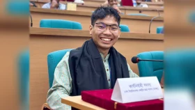 কান ধরে উঠবস করানোর ঘটনায় ডাকসু নেতা সর্বমিত্রর ক্ষমা প্রার্থনা