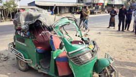 কুষ্টিয়ায় ট্রাকচাপায় অটোরিকশার ৫ যাত্রী নিহত