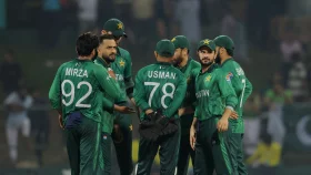 ইংল্যান্ড পৌঁছে দিয়েছে দরজায়, সেমির তালা খুলতে পারবে পাকিস্তান?