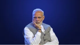 &lsquo;তেলাপোকা&rsquo; বিদ্রোহে মোদির বিদায়ঘণ্টা?