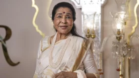 নিজের বায়োপিকে কাকে দেখতে চেয়েছিলেন আশা ভোঁসলে?