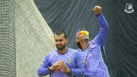 ৪০-এর পর &lsquo;চালশে&rsquo; ধরেছে বাংলাদেশকে &nbsp;