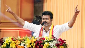 পর্দার নায়ক থেকে জনতার মহানায়ক, মুখ্যমন্ত্রীর পথে বিজয়