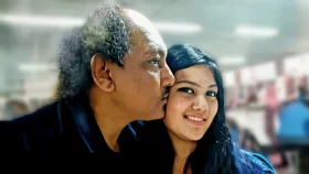 &lsquo;আমরা তোমাকে ছাড়া ভালো নেই&rsquo;, মেয়ে কারিনার স্মৃতিচারণে কায়সার হামিদ