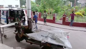 ভাঙ্গা এক্সপ্রেসওয়েতে ট্রাকের পেছনে প্রাইভেট কারের ধাক্কায় নিহত ৫