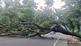 আসলাম চৌধুরী শপথ বাতিল করায় চট্টগ্রামে সড়ক অবরোধ