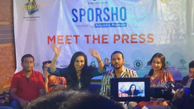 স্পর্শ ছবি নিয়ে উচ্ছ্বাস প্রকাশ করেন ঋতু। ছবি: ওয়ালিউল বিশ্বাস