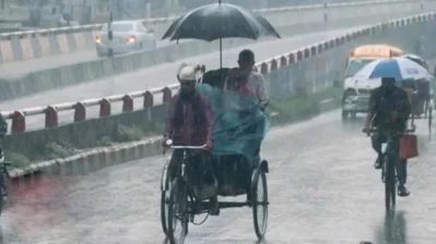 একনাগাড়ে বৃষ্টি হলেই যানবাহন নিয়ে শুরু হয় সংকট। ছবি: ফেসবুক থেকে সংগৃহীত