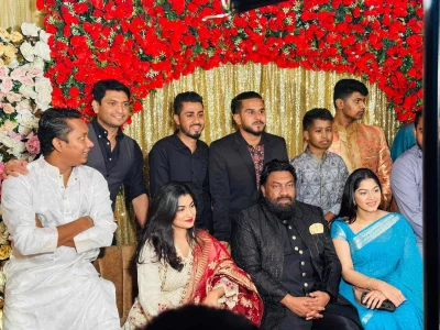 অনুষ্ঠানে ব্যাচেলর পয়েন্ট টিম। ছবি: ইন্ডিপেনডেন্ট ডিজিটাল