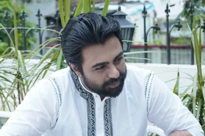 কলকাতার লুকে অপূর্ব। ছবি: সংগৃহীত