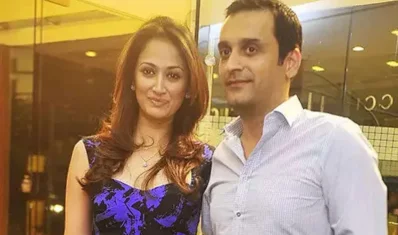 গায়ত্রী ও তার স্বামী বিবেক। ছবি টাইমস অব ইন্ডিয়া থেকে নেওয়া