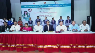  টিকা কার্যক্রম উদ্বোধনী অনুষ্ঠানে প্রধান অতিথি হিসেবে উপস্থিত ছিলেন স্বাস্থ্য সেবা বিভাগের সচিব মো. জাহাঙ্গীর আলম।
