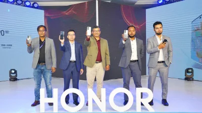 উদ্বোধন অনুষ্ঠানে প্রতিষ্ঠানটি ঊর্ধ্বতন কর্মকর্তারা। ছবি: ইনডিপেনডেন্ট