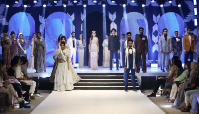 এক মঞ্চে বিচারক ও বিজয়ীরা। ছবি: ইনডিপেনডেন্ট