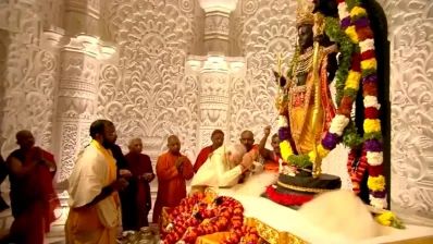 পূজা করছেন ভারতের প্রধানমন্ত্রী নরেন্দ্র মোদি। ছবি: সংগৃহীত
